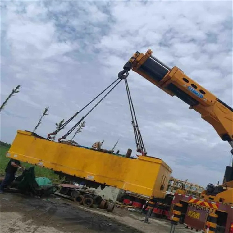 邕宁吊车吊集装箱需要多少钱